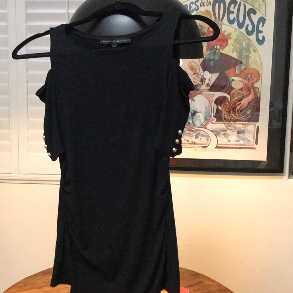 Open shoulder shirt